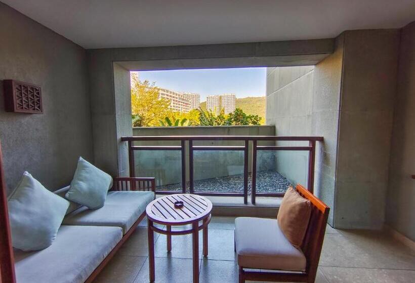 Superior Rum, Sanya Luhuitou Resort & Spa