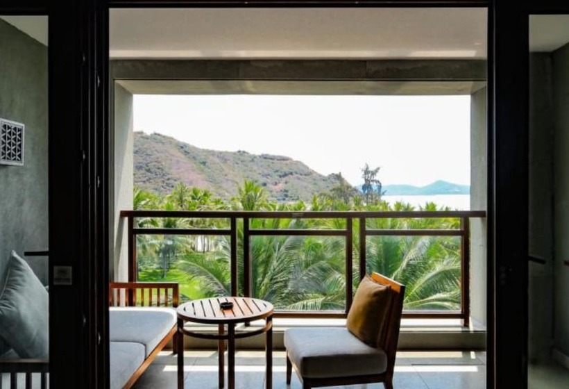 Superior Rum, Sanya Luhuitou Resort & Spa