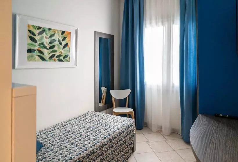 اتاق استاندارد یک نفره, Maritan Hotel & Spa