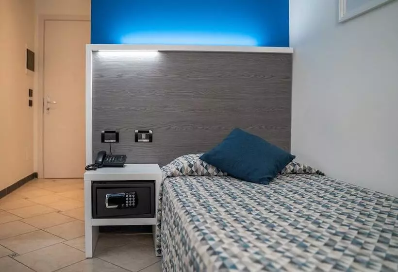 اتاق استاندارد یک نفره, Maritan Hotel & Spa