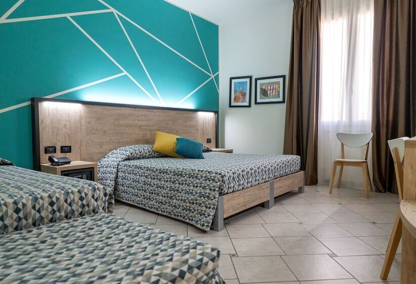 Habitació Triple Estàndard, Maritan Hotel & Spa