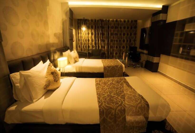 غرفة ديلوكس, Rivatas