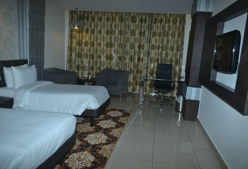 غرفة ديلوكس, Rivatas