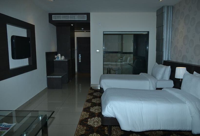 غرفة ديلوكس, Rivatas