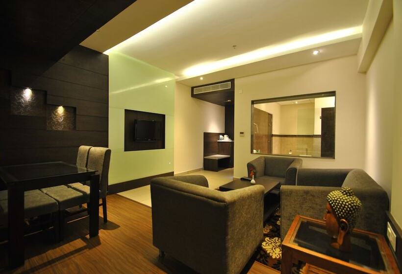 جناح ديلوكس, Rivatas