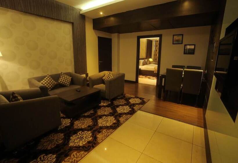 جناح ديلوكس, Rivatas