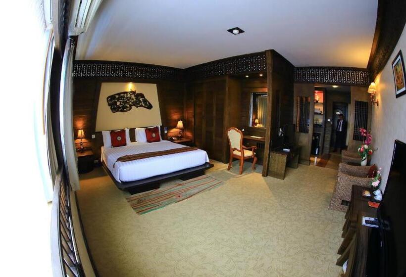 סוויטת ג'וניור, Ruean Phae Royal Park