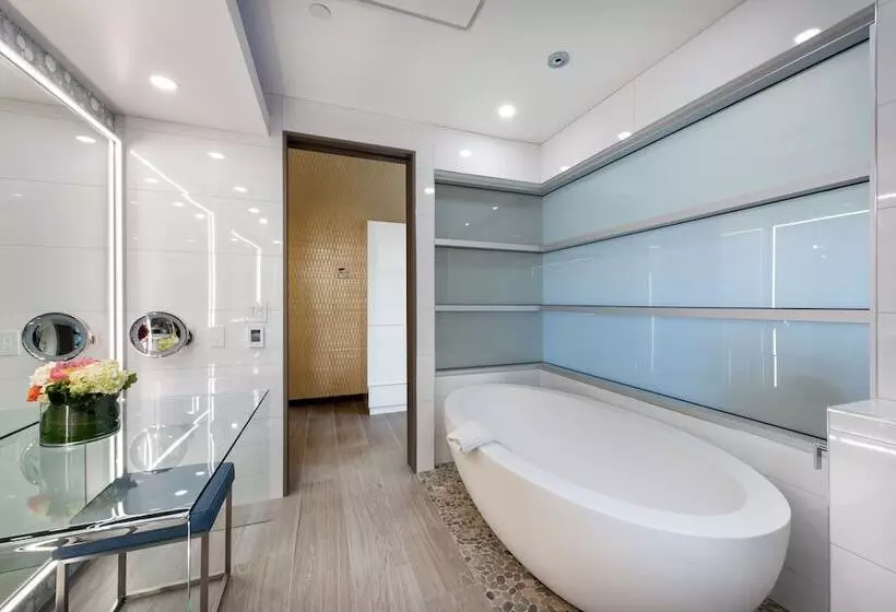 Sviitti, Shade Hotel Manhattan Beach