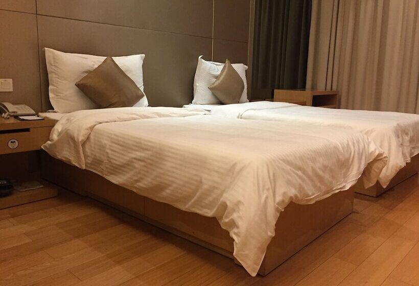 Quarto Superior, Silin Residence Poly World Trading Center