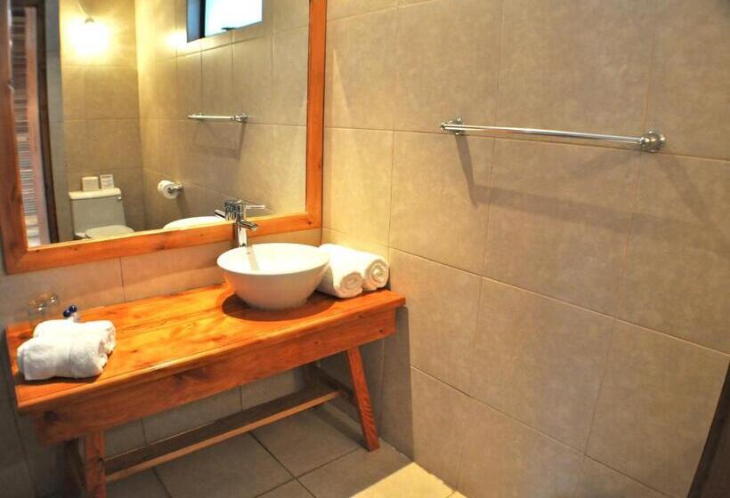 بانگلوی استاندارد, Taha Tai