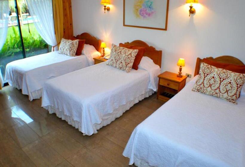 اتاق استاندارد سه نفره, Taha Tai