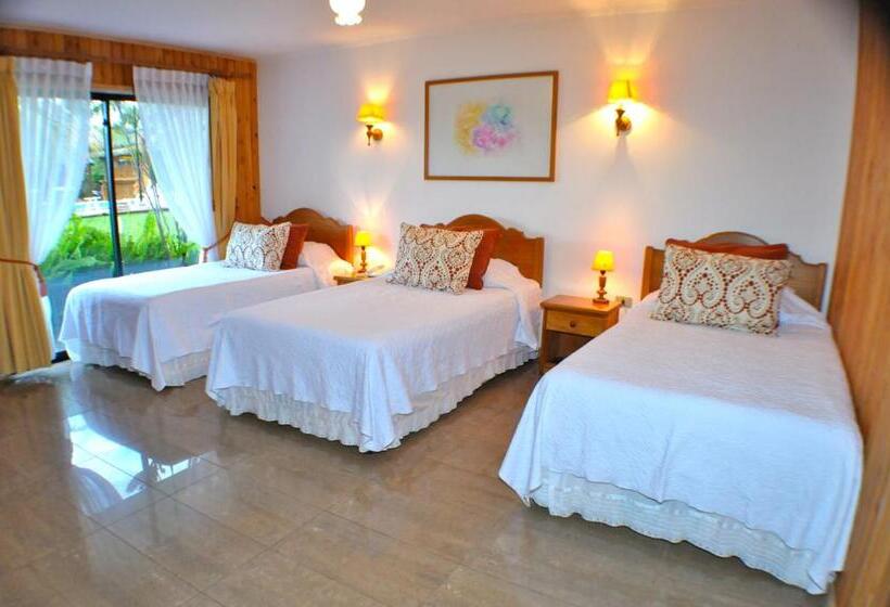 اتاق استاندارد سه نفره, Taha Tai