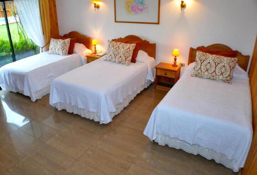 اتاق استاندارد سه نفره, Taha Tai