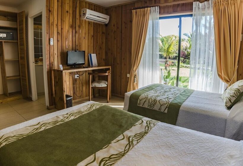 اتاق استاندارد سه نفره, Taha Tai