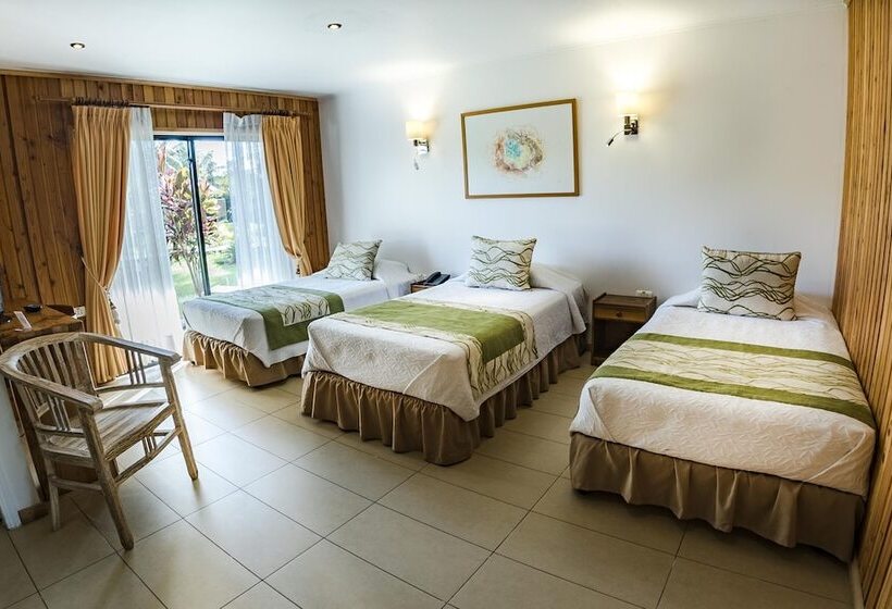 اتاق استاندارد سه نفره, Taha Tai