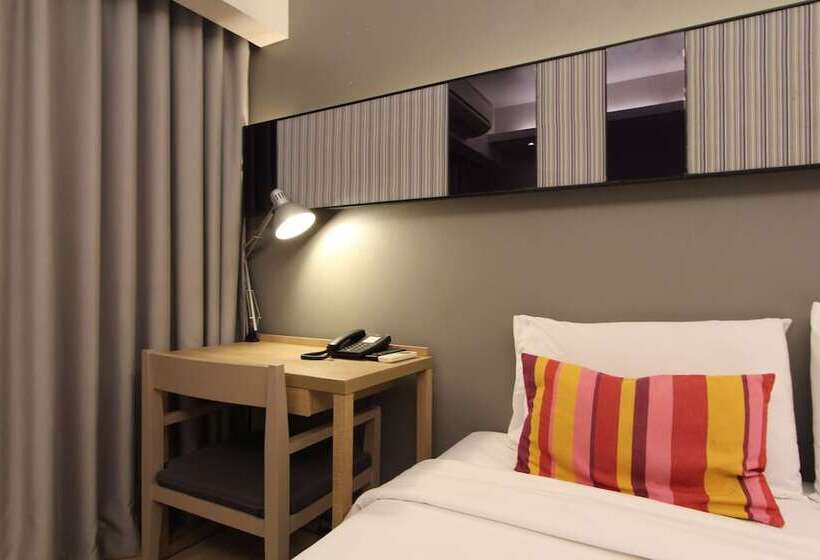 수피리어 룸, The Sun Xclusive