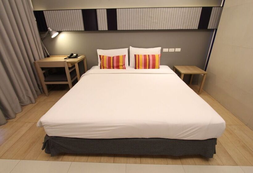 수피리어 룸, The Sun Xclusive