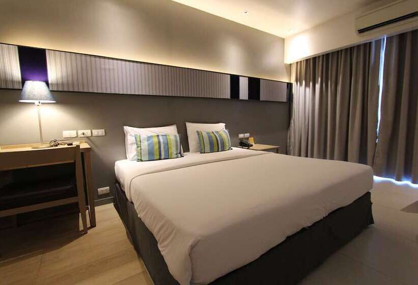 디럭스 룸, The Sun Xclusive