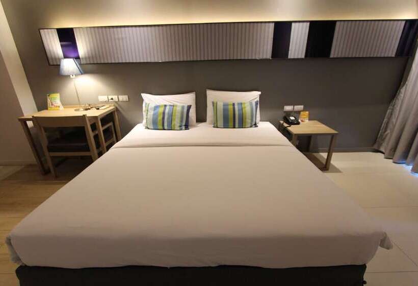 디럭스 룸, The Sun Xclusive