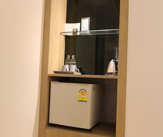 디럭스 룸, The Sun Xclusive