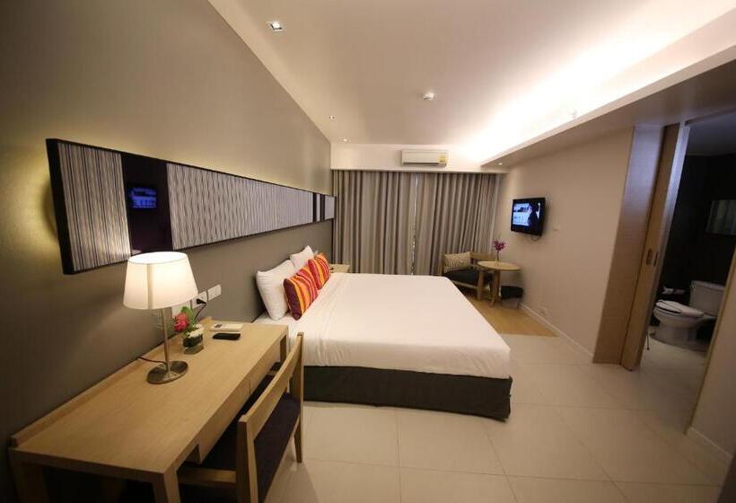 디럭스 룸, The Sun Xclusive