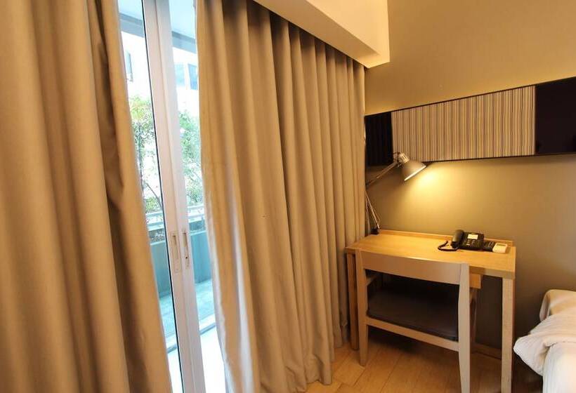 수피리어 룸, The Sun Xclusive