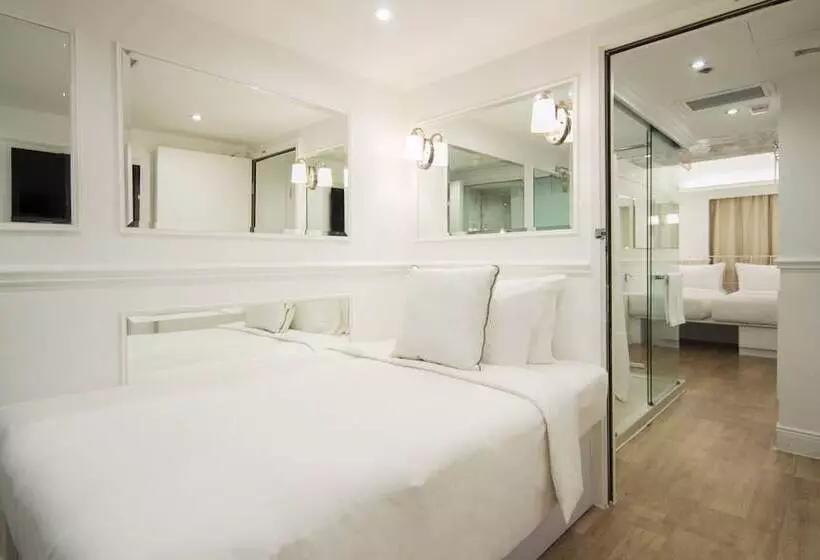 اتاق خانوادگی, Mini Hotel Causeway Bay
