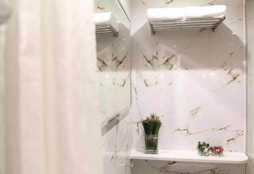 اتاق استاندارد, Mini Hotel Causeway Bay