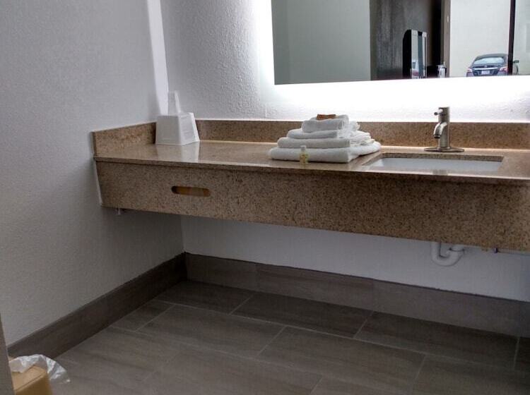 Номер Стандарт, Gateway Inn Savannah