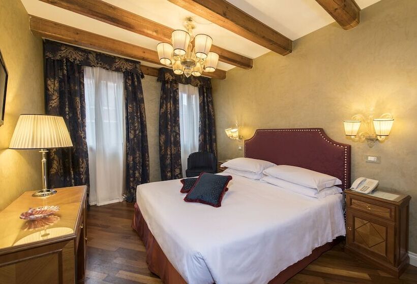 اتاق کلاسیک, Campiello