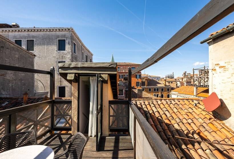 اتاق لوکس, Campiello