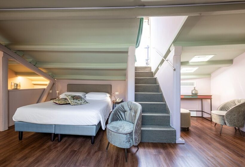 اتاق لوکس, Campiello