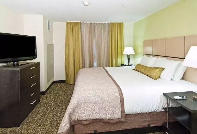 ダブルベッドのスタンダードスタジオ, Candlewood Suites Tupelo, An Ihg
