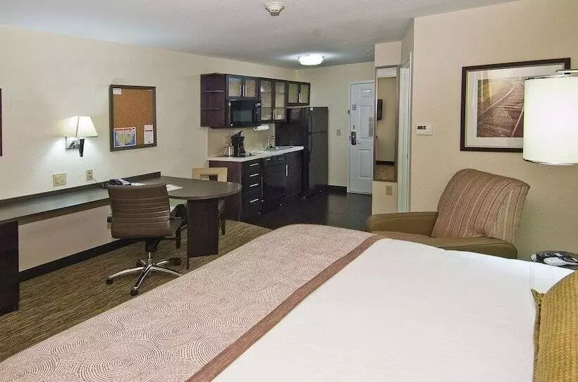 ダブルベッドのスタンダードスタジオ, Candlewood Suites Tupelo, An Ihg