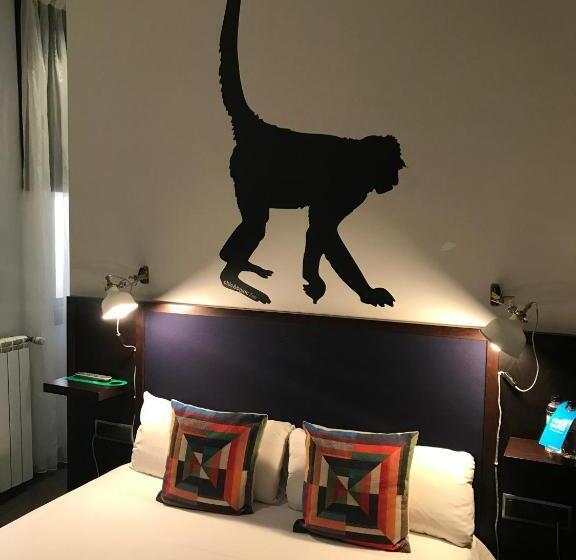 اتاق اکونومی, Chic & Basic Zoo