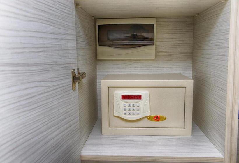 اتاق سوپریور سه تخته, New Florenta