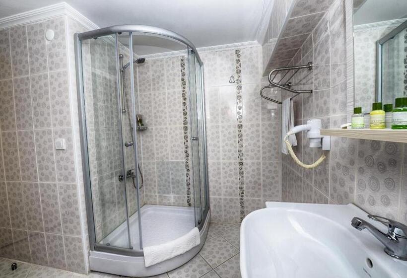 اتاق سوپریور خانوادگی, New Florenta