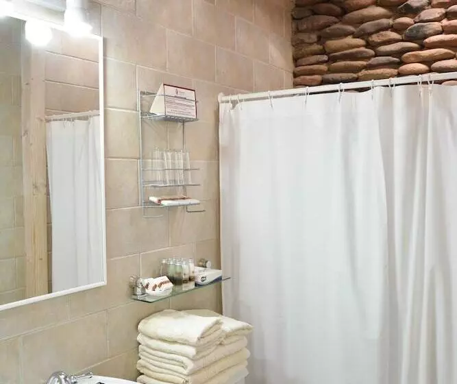 اتاق سوپریور سه تخته, Terrantai Lodge