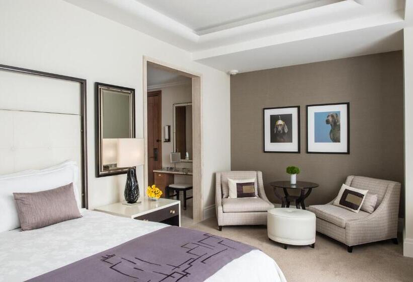 Deluxe room with river view, The Langham, Chicago