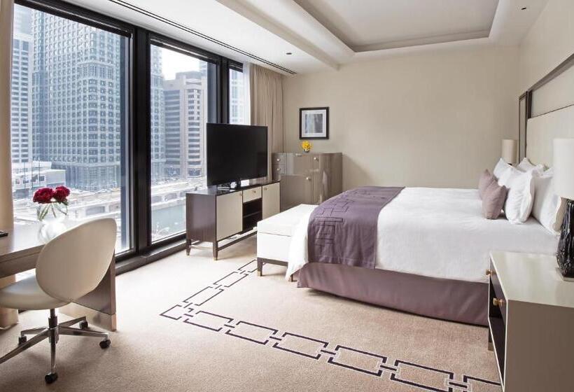 Deluxe room with river view, The Langham, Chicago