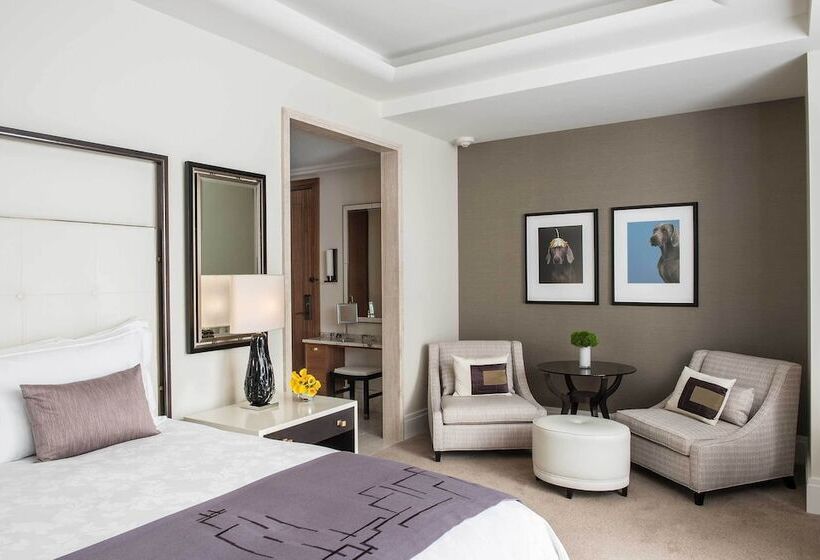 Deluxe room with river view, The Langham, Chicago