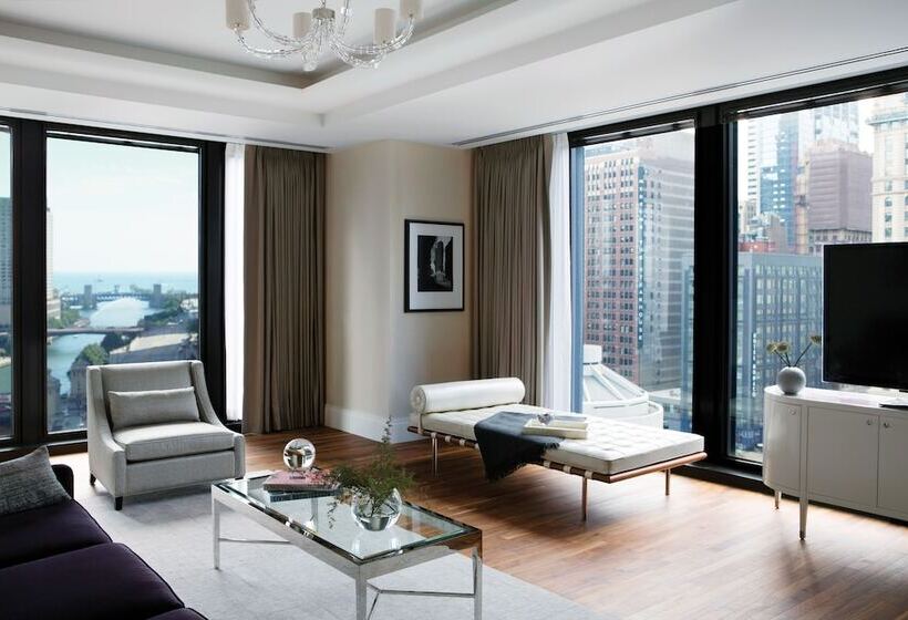 Suite with lake view, The Langham, Chicago