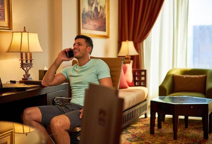 Апартаменты 1 Спальня Вид на Город, Mercure  Apartments Dubai Barsha Heights