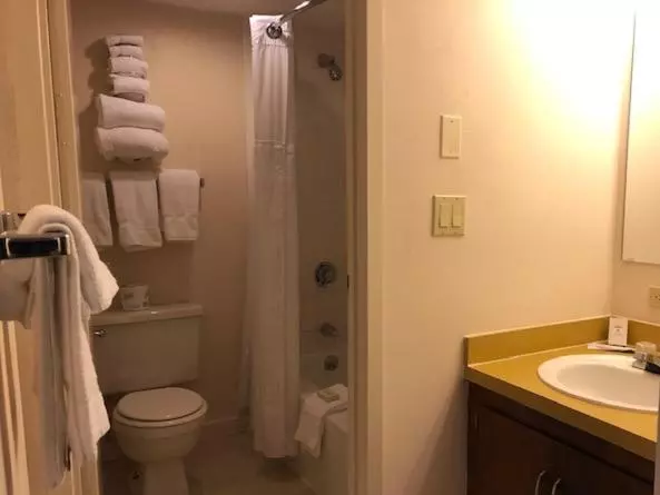 スタンダード4人部屋, Evergreen Valley Inn