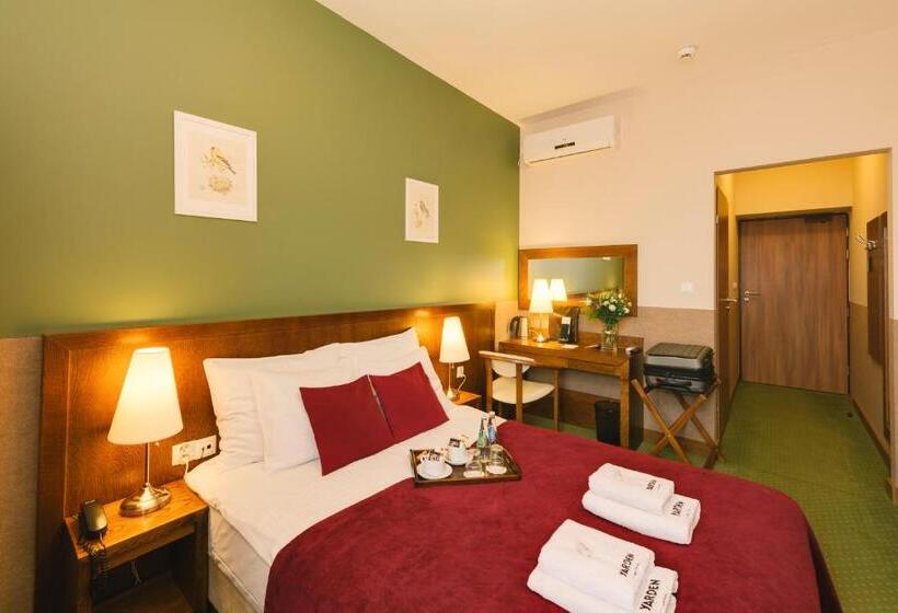 Номер Премиум Вид на Сад, Yarden By Artery Hotels