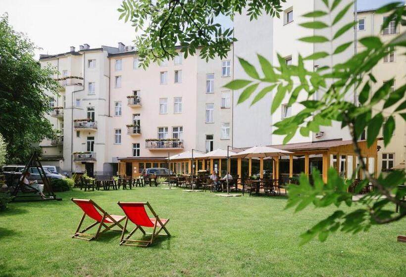 Номер Премиум Вид на Сад, Yarden By Artery Hotels