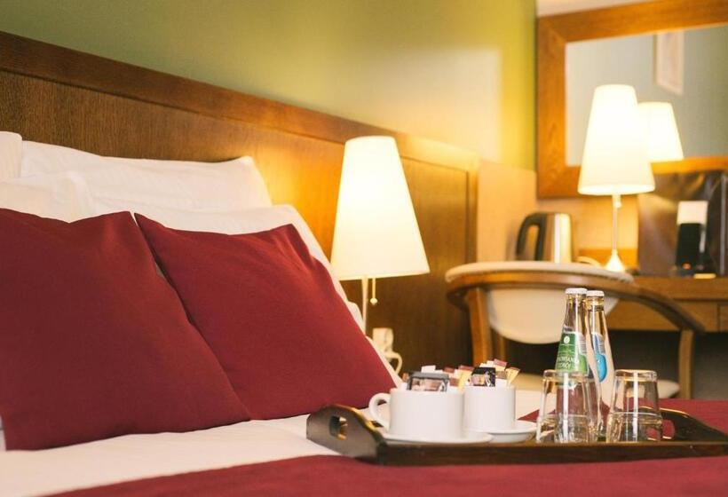 Номер Стандарт Трехместный, Yarden By Artery Hotels