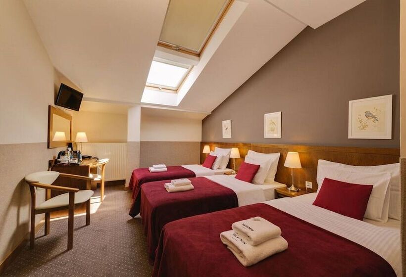 Номер Стандарт Трехместный, Yarden By Artery Hotels