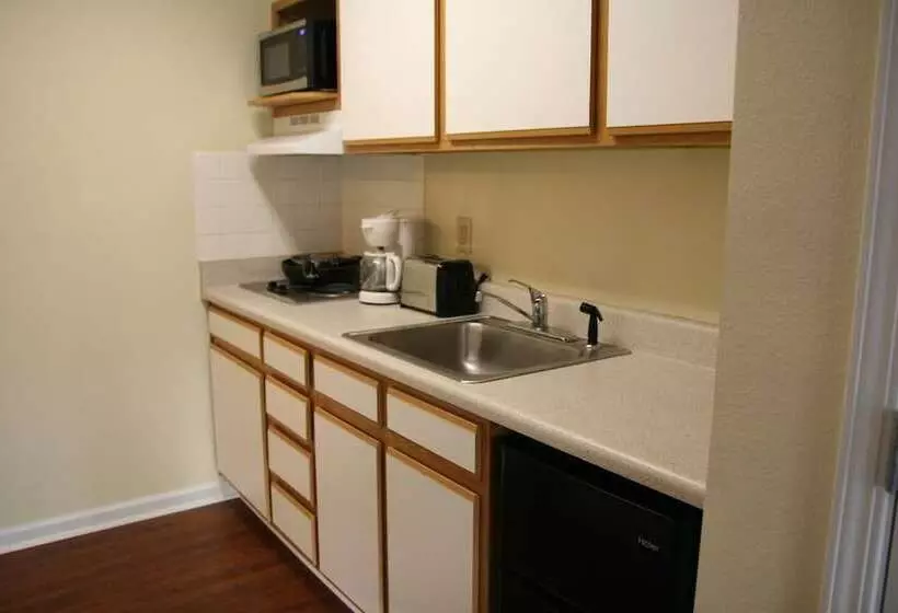 スイート, Affordable Suites Rocky Mount