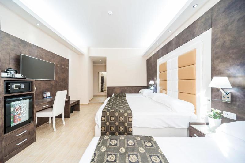 اتاق لوکس چهار تخته, Relais Trevi 95 Boutique